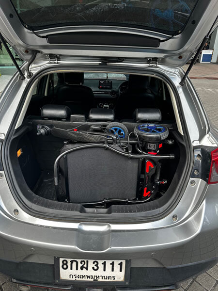 Q50R-Carbon-in-Car-Boot.jpg